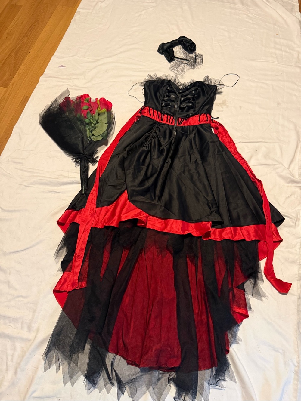 Dolls Kill Trickz N Treatz Romancing Helena Costume